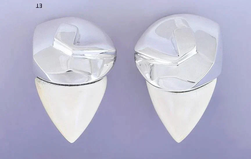 Stylish Modernist Von Musulin Sterling Silver Carved White Clipback Earrings