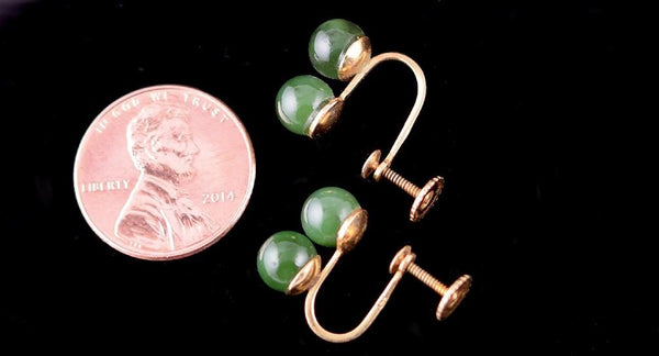 Gorgeous Pair of Vintage 14k Yellow Gold and Nephrite Jade Screwback Earrings