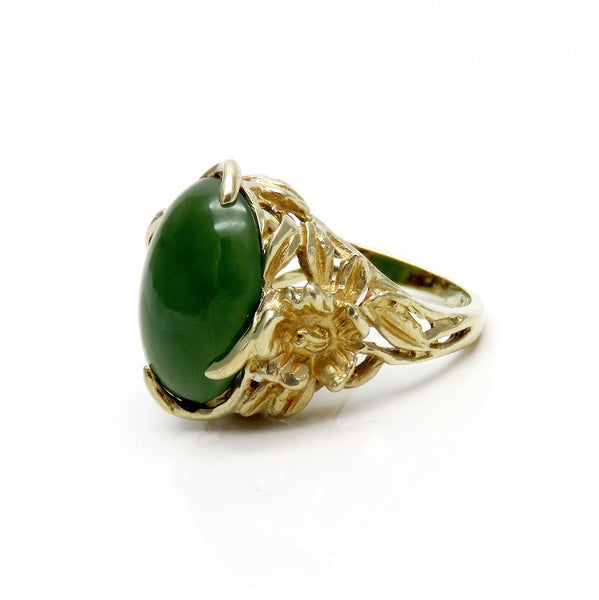 Beautiful VTG 10k Yellow Gold Green Nephrite Jade Floral Ring