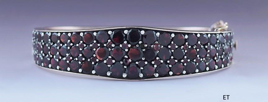 c1870s-1880s Stunning Bohemian Victorian Garnet Bangle Bracelet