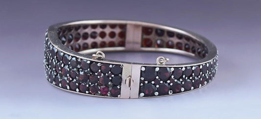 c1870s-1880s Stunning Bohemian Victorian Garnet Bangle Bracelet