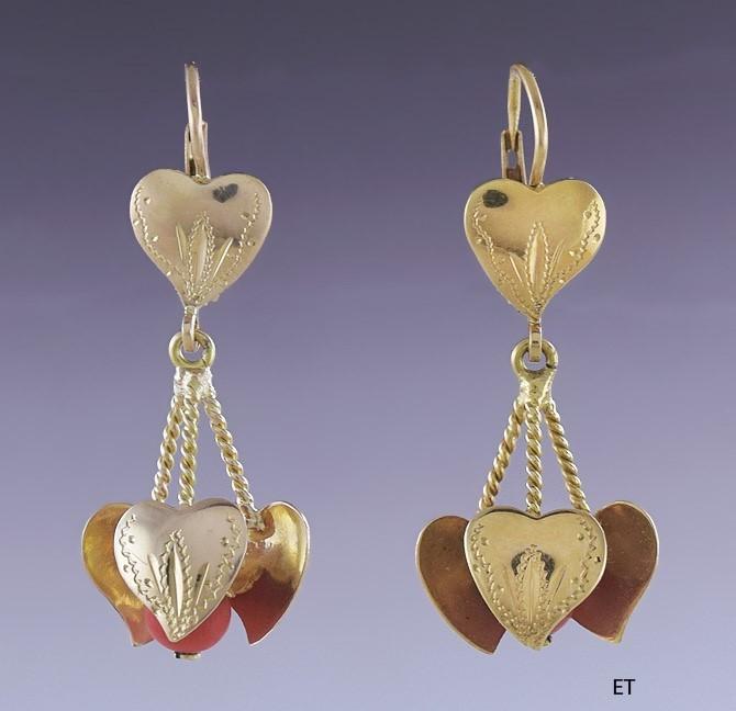 Lovely Pair VTG Italian 18k Yellow Gold Coral Heart Dangle Earrings