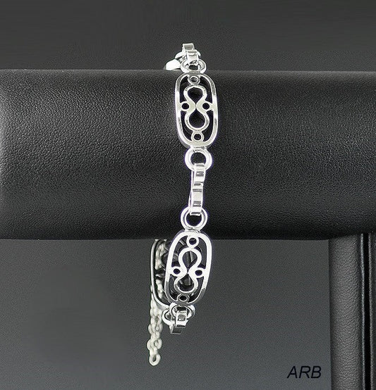 Really Pleasing Vintage Mexican Sterling Silver Link Bracelet 6 3/4 Inches 1960s
