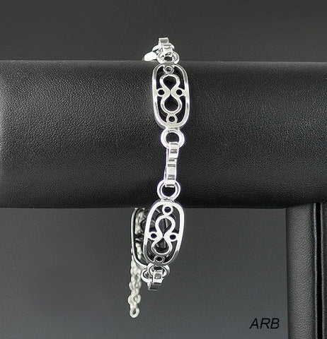 Really Pleasing Vintage Mexican Sterling Silver Link Bracelet 6 3/4 Inches 1960s