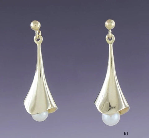 Elegant Pair 14k Yellow Gold Pearl Dangle Drop Earrings