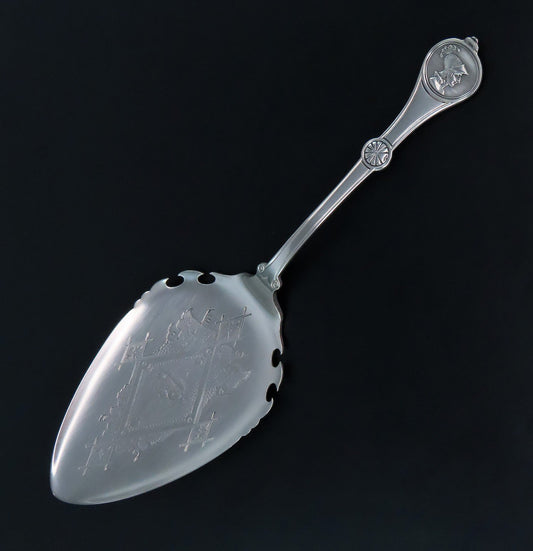 Nice Antique Reed Barton Silverplate Medallion Cake Pie Pastry Server