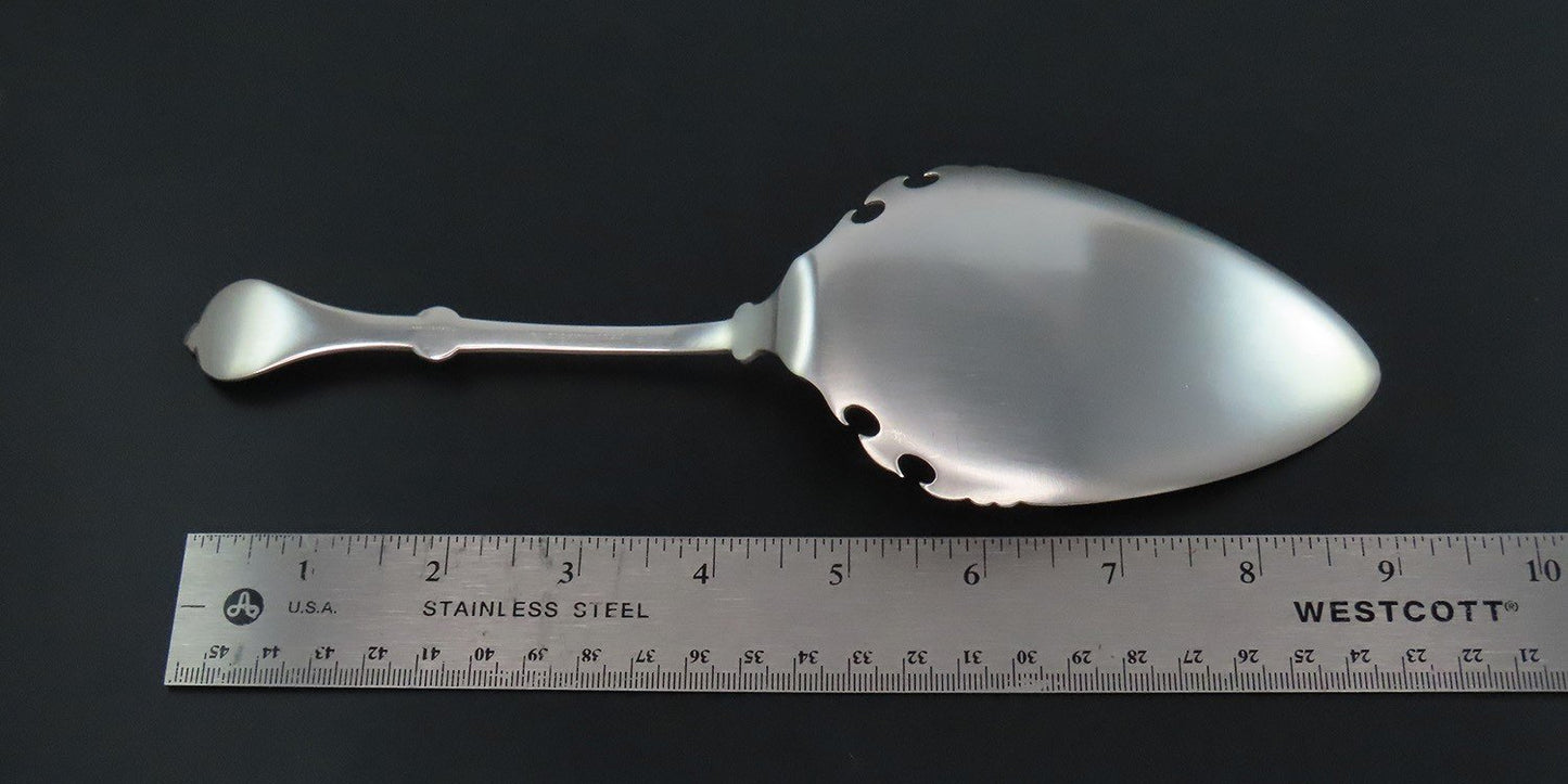 Nice Antique Reed Barton Silverplate Medallion Cake Pie Pastry Server