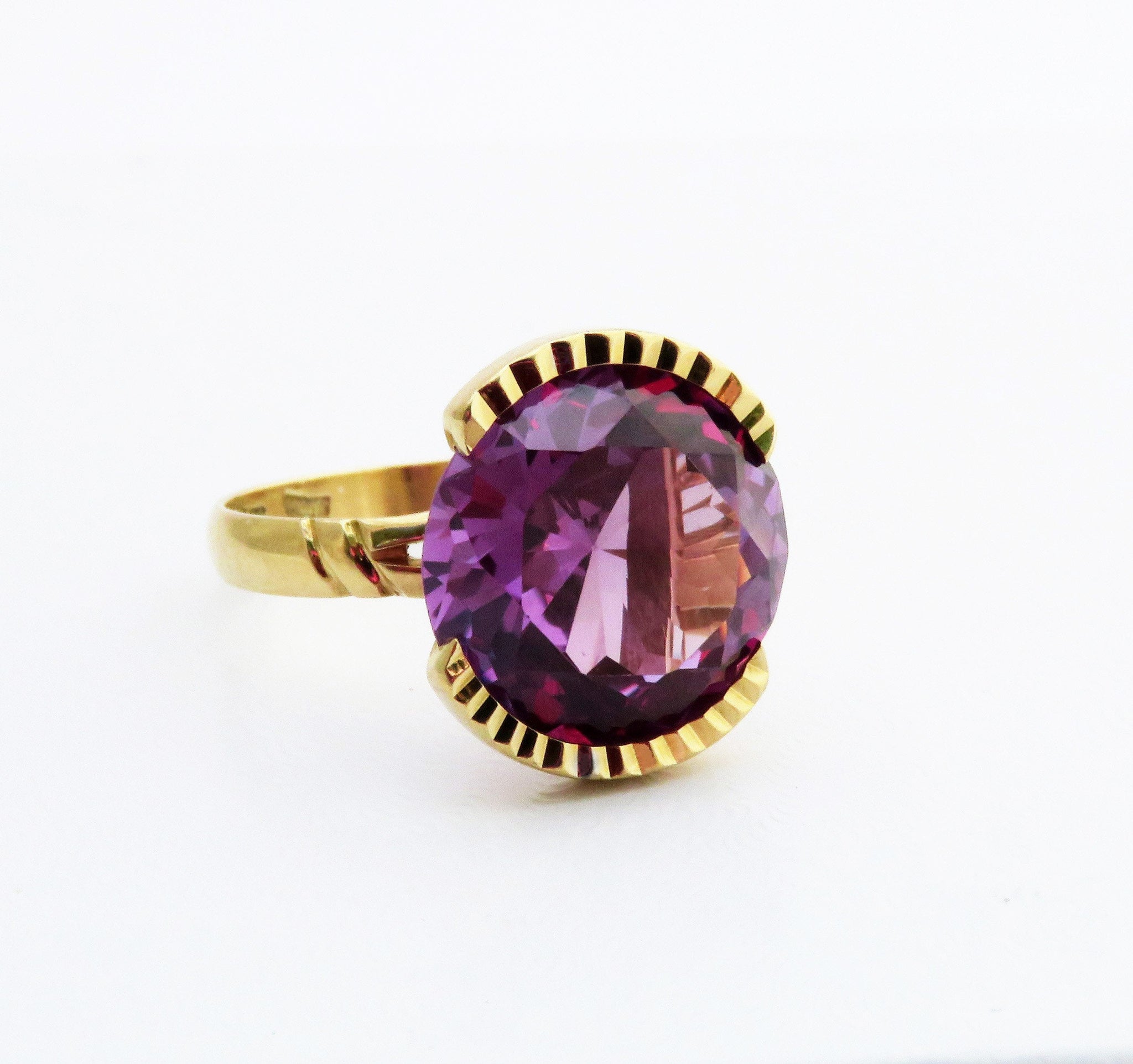 Retro Mexican 14K Gold 6.8 Carat Amethyst Gemstone Statement Cocktail Ring
