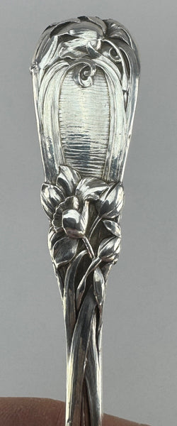 Pretty Art Nouveau Durgin New Art Sterling Silver Croquette Server 8.25 inches