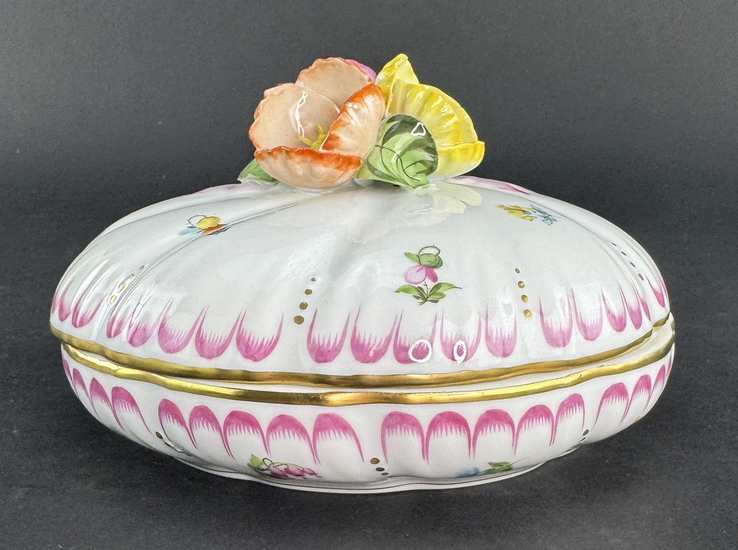 Lovely Herend Handpainted Floral Trinket Box Candy Dish w Flower Finial 6170