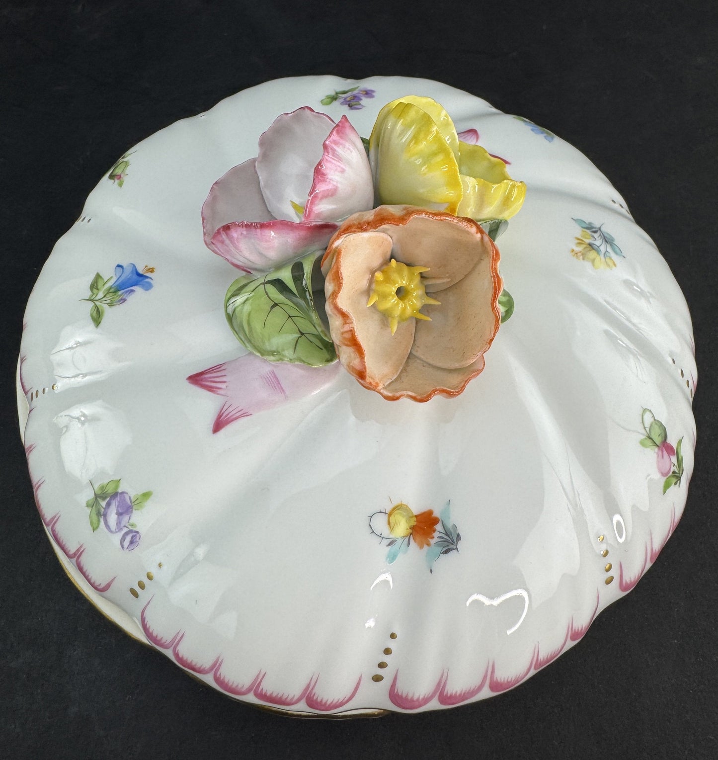 Lovely Herend Handpainted Floral Trinket Box Candy Dish w Flower Finial 6170