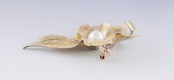 Lovely Retro 14k Gold Pearl Realistic Maple Grape Leaf Pin/Brooch