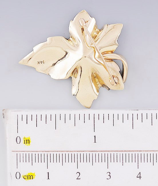 Lovely Retro 14k Gold Pearl Realistic Maple Grape Leaf Pin/Brooch