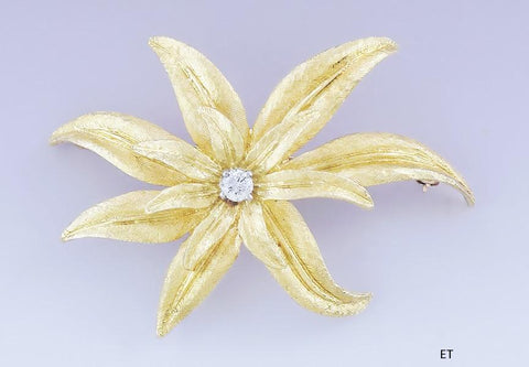 Elegant 18k Flower Gold & Diamond Floral Flower Pin Brooch