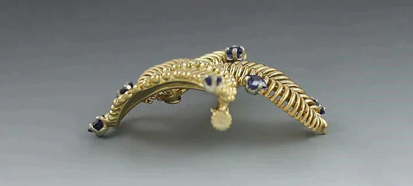 Fine Quality Italian 18k Gold Sapphire Leaf Pin Brooch