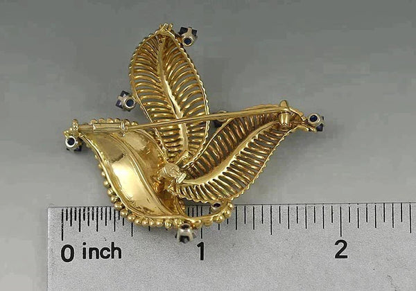 Fine Quality Italian 18k Gold Sapphire Leaf Pin Brooch