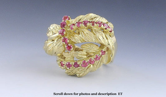 Stunning Italian 18K Yellow Gold & Ruby Leaf Design Ring Size 5.75