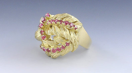 Stunning Italian 18K Yellow Gold & Ruby Leaf Design Ring Size 5.75