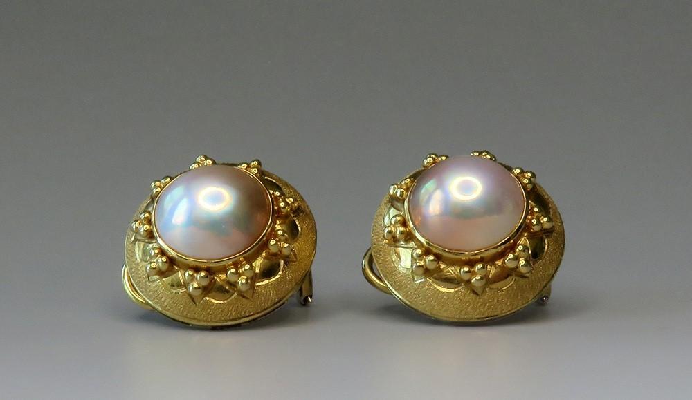 Stunning Paula Crevoshay 18k Yellow Gold Pink Mabe Pearl Dome Earrings