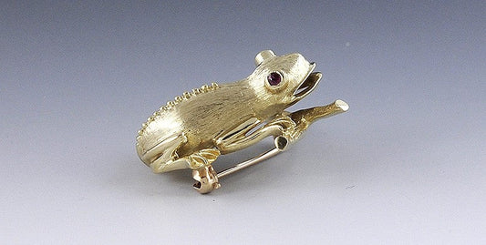 Adorable 14k Gold Tree Frog w/ Ruby Eyes on Branch Pin Or Small Brooch