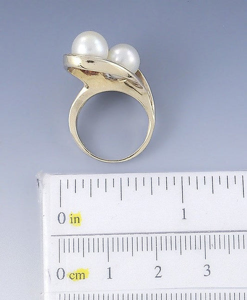 Elegant 14K Yellow Gold & Triple Pearl Ring Size 3.5