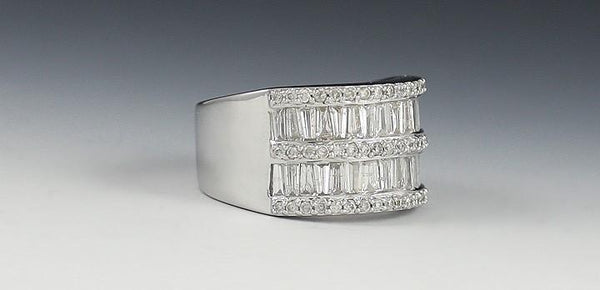 Gorgeous Brilliant 14k White Gold Diamond Ring Size 7.25