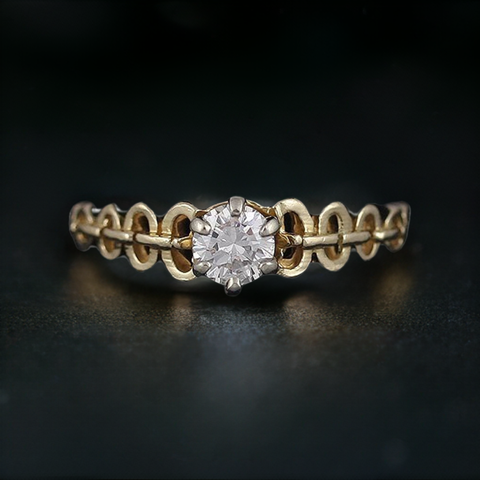 Striking 14K Yellow Gold & Diamond Solitaire Ring Size 5
