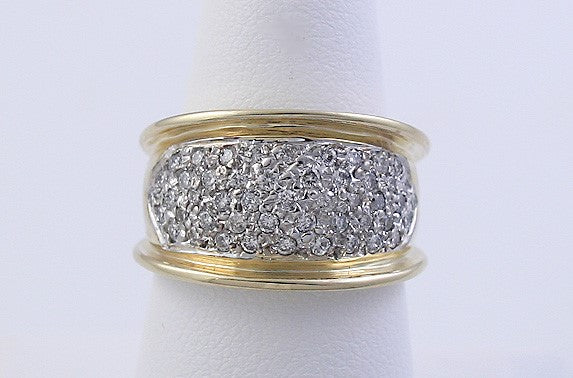 Fine Quality Modern 14K Yellow Gold & Diamond Band Style Ring