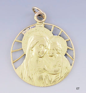 Beautiful Antique 18K Yellow Gold Catholic Madonna Virgin Mary Jesus Pendant