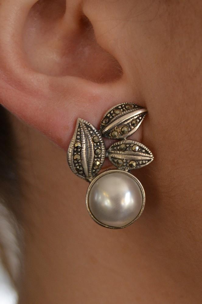 Stylish VTG Sterling Silver Mabe Pearl Marcasite Leaf Fruit Flower Stud Earrings