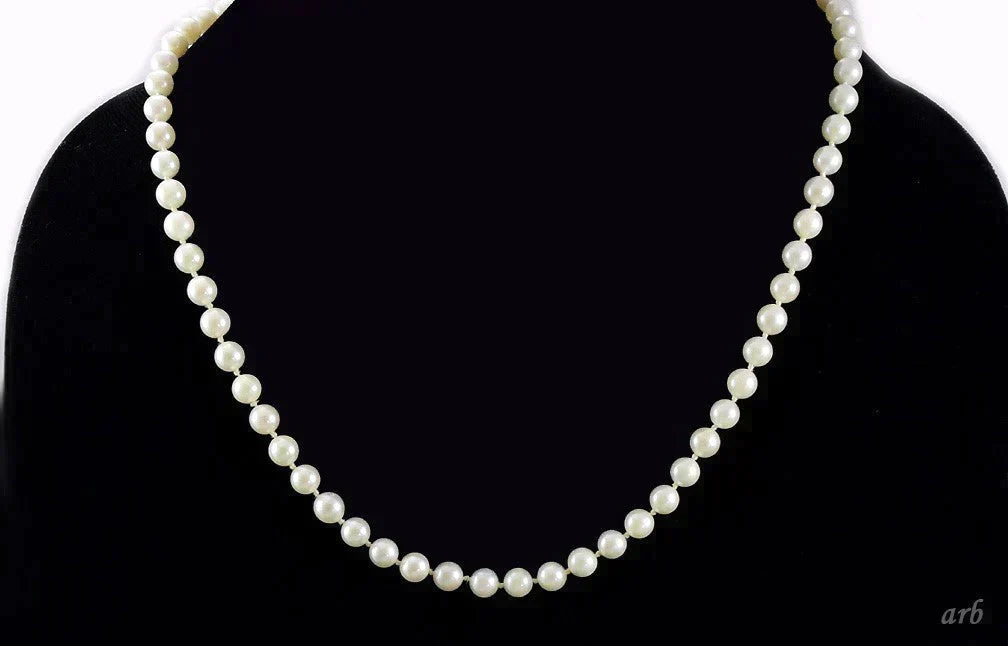 Shining Vintage Knotted Pearl Necklace w/ 14k Yellow Gold Filigree Clasp