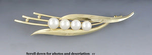 Stylish VTG Signed Mikimoto 14k Yellow Gold & Pearl Pin Brooch