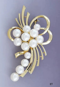 Lovely Signed Mikimoto 14k Yellow Gold Pearl Pin / Brooch