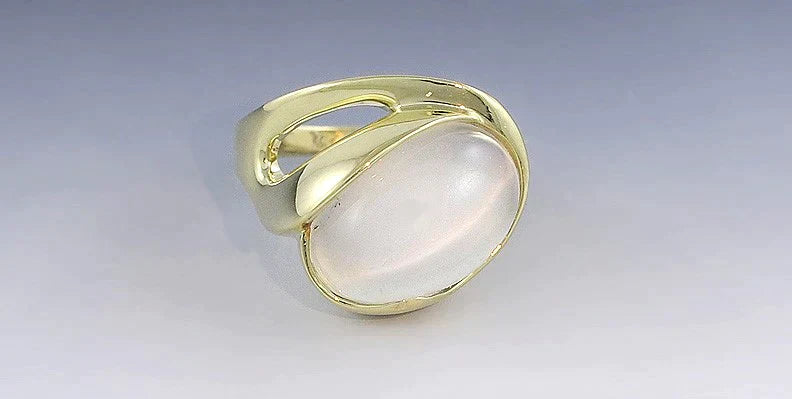 Luminous Natural Cat's-eye Quartz 18k Yellow Gold Ring Size 8.75