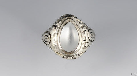 Delicious Engraved Sterling Silver Ring Set w/ Teardrop Shaped Moonstone Sz 4.75