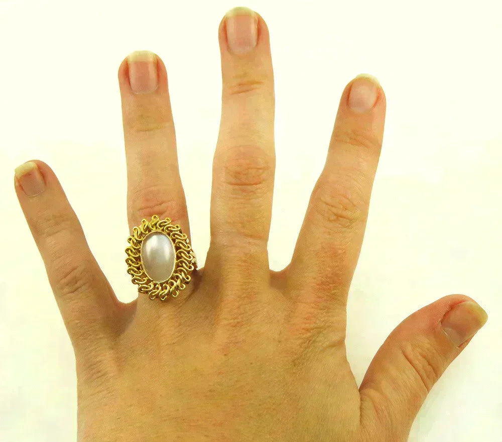 Vintage 14K Yellow Gold & Natural Moonstone Cabochon Stone Statement Ring