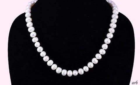 Nice Vintage Real White Ridged Pearl Necklace w/ Gleaming Gold Tone Clasp