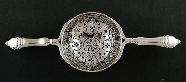 1728 HANDSOME GEORGIAN ENGLISH STERLING SILVER DOUBLE HANDLE PUNCH STRAINER