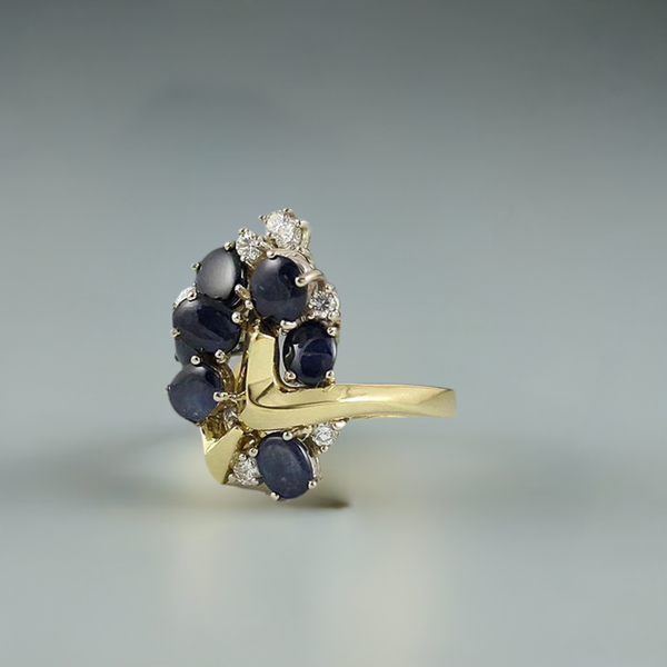 18K Gold Cabochon Sapphire & Diamond Ring