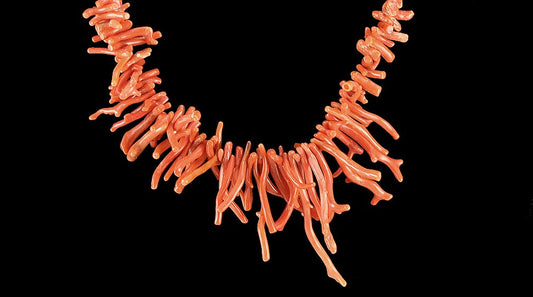 Nice Vintage Necklace With Red Branch Coral in Graduated Sizes w/ Hook Clasp