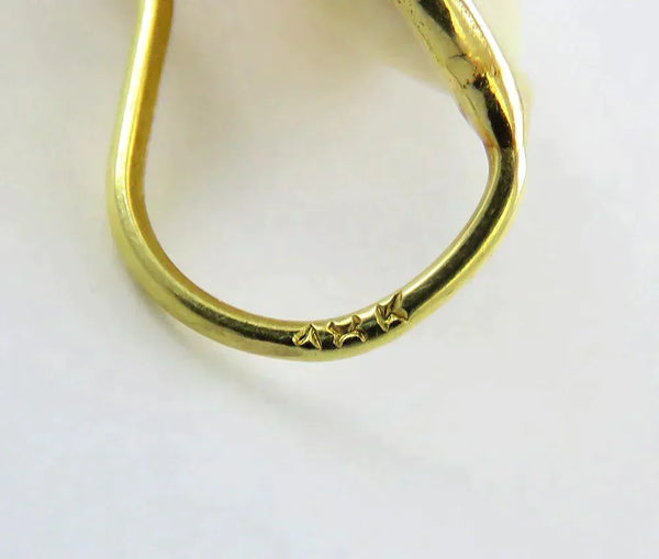 Vintage Sweet 18k Yellow Gold Carved Heart Clip Earrings