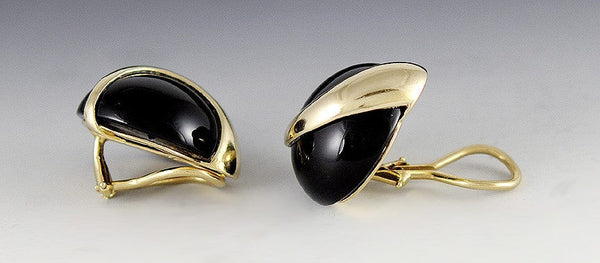 Modern Pair of Black Onyx 14K Yellow Gold Stud Earrings Clip On