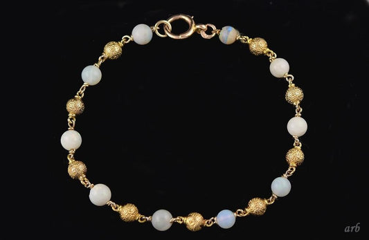 Lovely VTG 14k Yellow Gold Opal and Textured Gold Beaded Bracelet