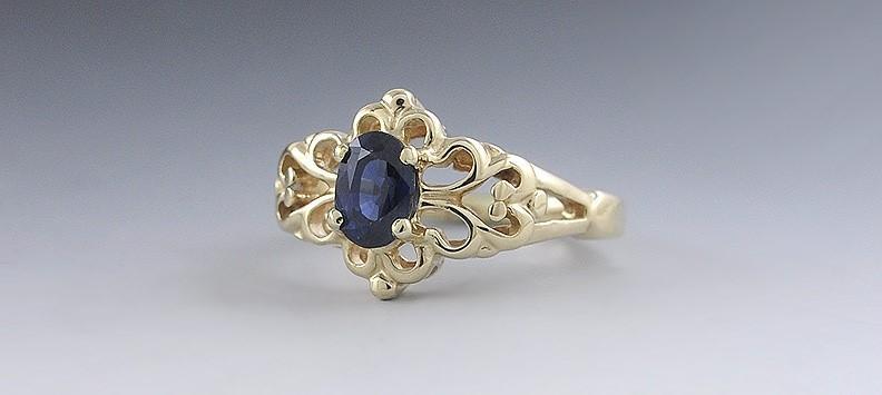 Beautiful 14k Yellow Gold & .72ct Sapphire Ring