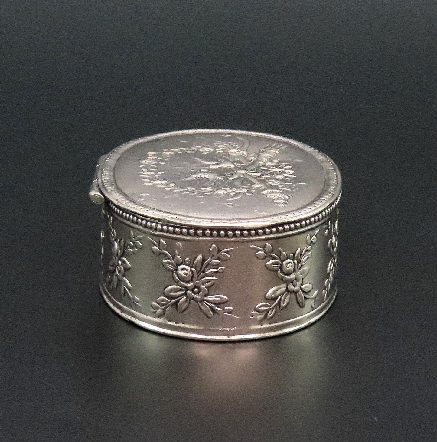 Nice J Kurz German Silver Small Oval Dresser Box No Mono 3/4" Tall