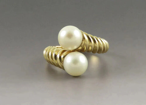 Vintage 1960s 14K Yellow Gold Pearl Double Twin Bypass Toi et Moi Ring