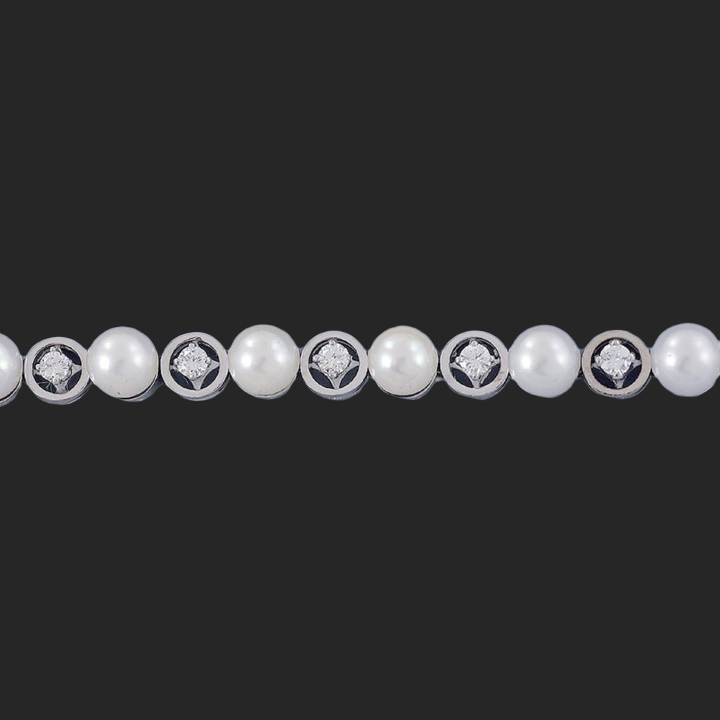 Stunning 18K White Gold Pearl & Diamond Bracelet