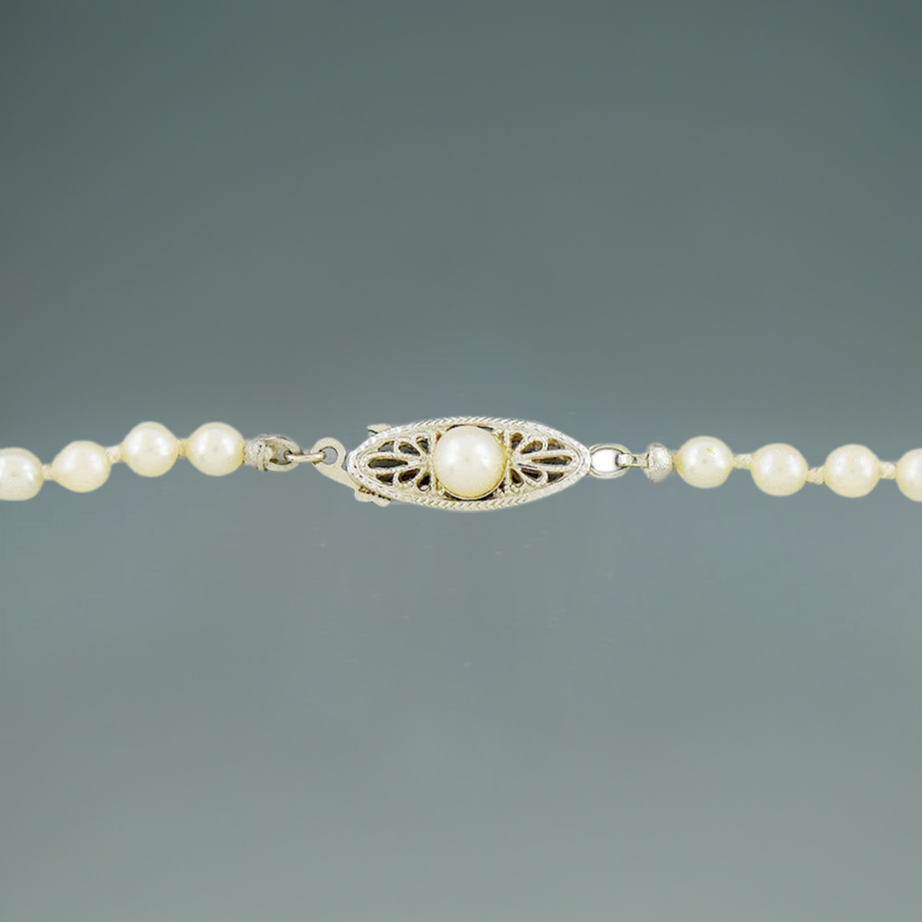 Lovely Graduated Pearl Necklace w/14k White Gold Filigree Clasp