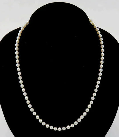 Wonderful Quality Knotted Strand of Pearls Necklace 14K Yellow Gold Clasp