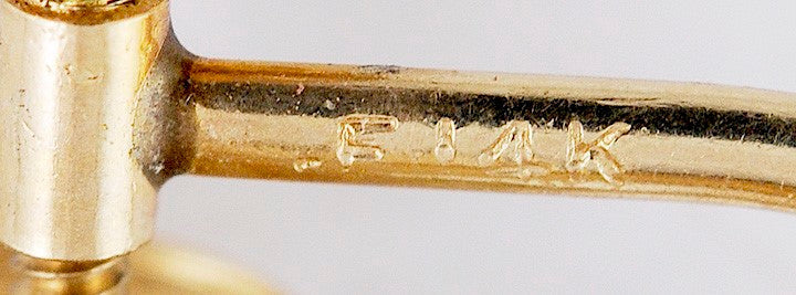 Classy VTG Pair 14k Gold & Pearl Screwback Earrings